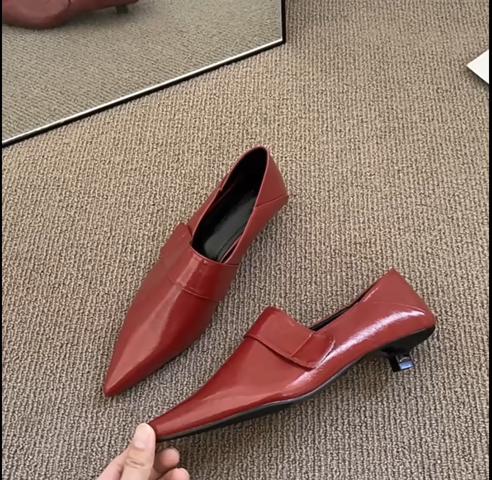 法式尖頭小貓跟深口小皮鞋