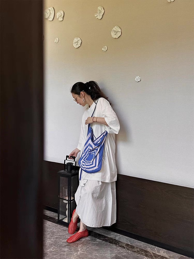 春夏極簡純棉紙片人柔軟親膚圓領針織t恤