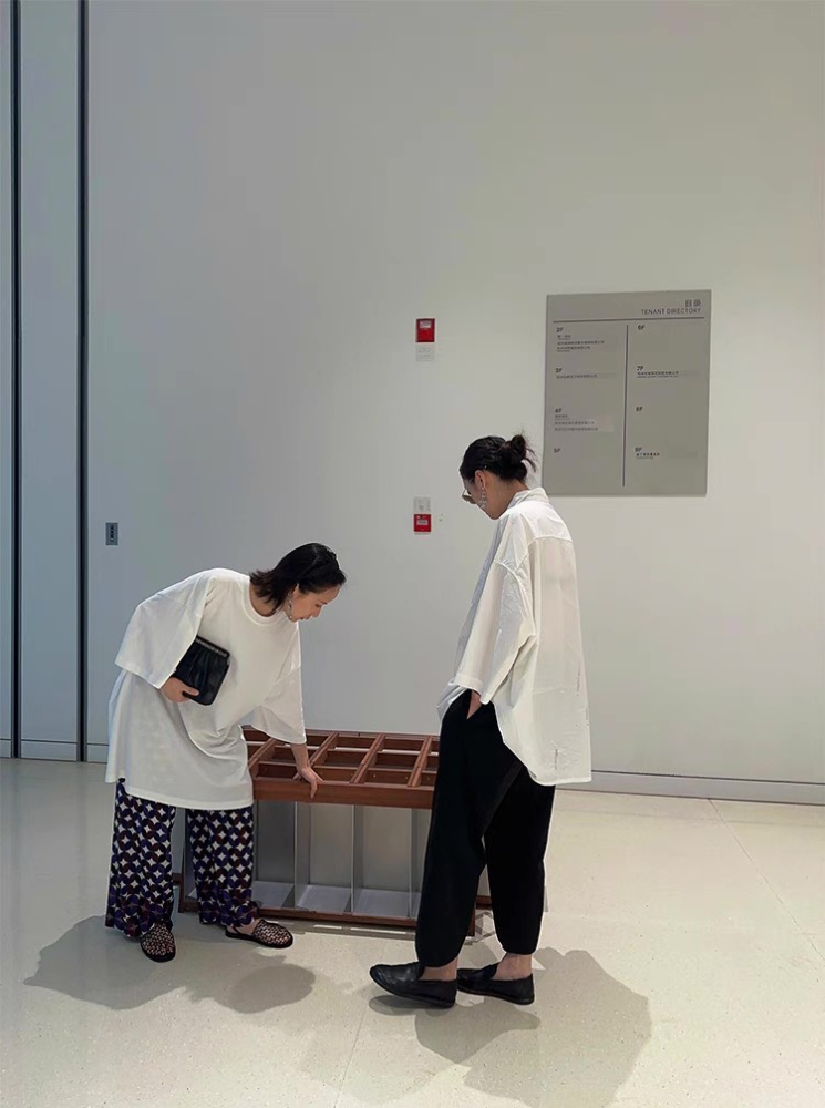 春夏極簡純棉紙片人柔軟親膚圓領針織t恤
