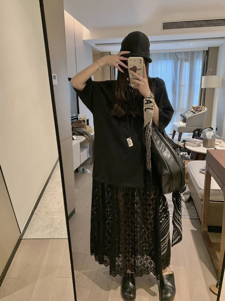 Oversized 寬鬆圓領假兩件蕾絲拼接連身T恤長裙