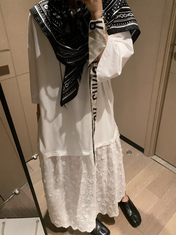 Oversized 寬鬆圓領假兩件蕾絲拼接連身T恤長裙