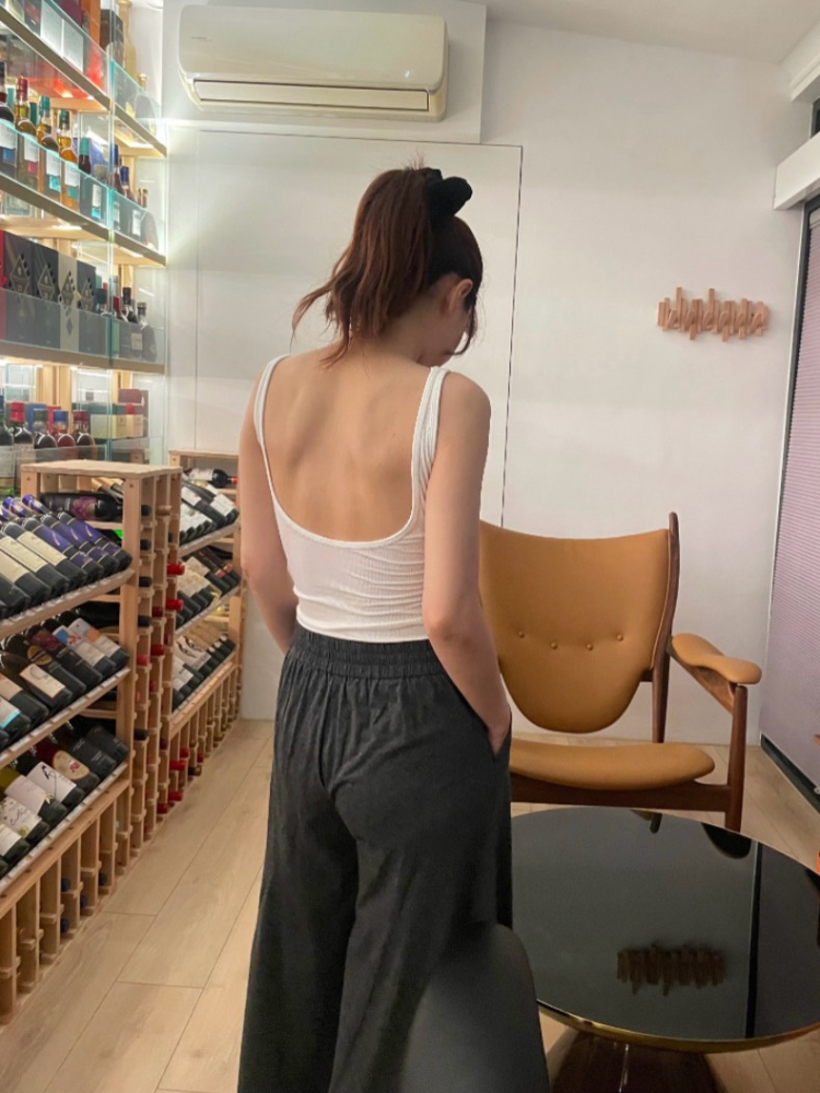 大U款~親膚露背夏日百搭帶罩杯背心