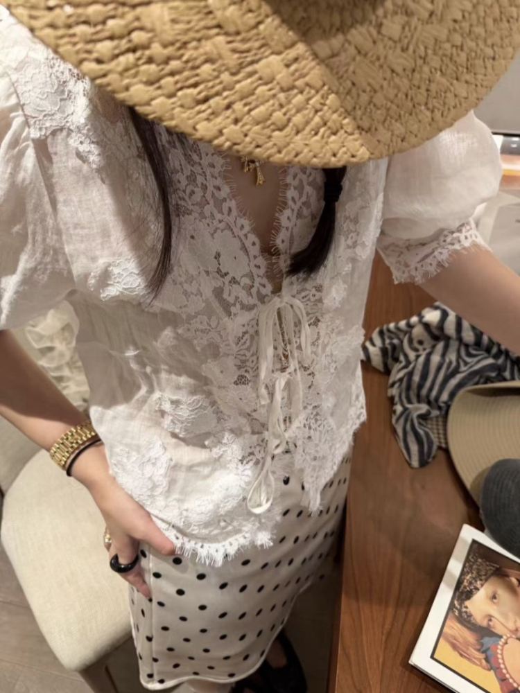 法式鬆弛感蕾絲拼接苧麻泡泡袖襯衫上衣