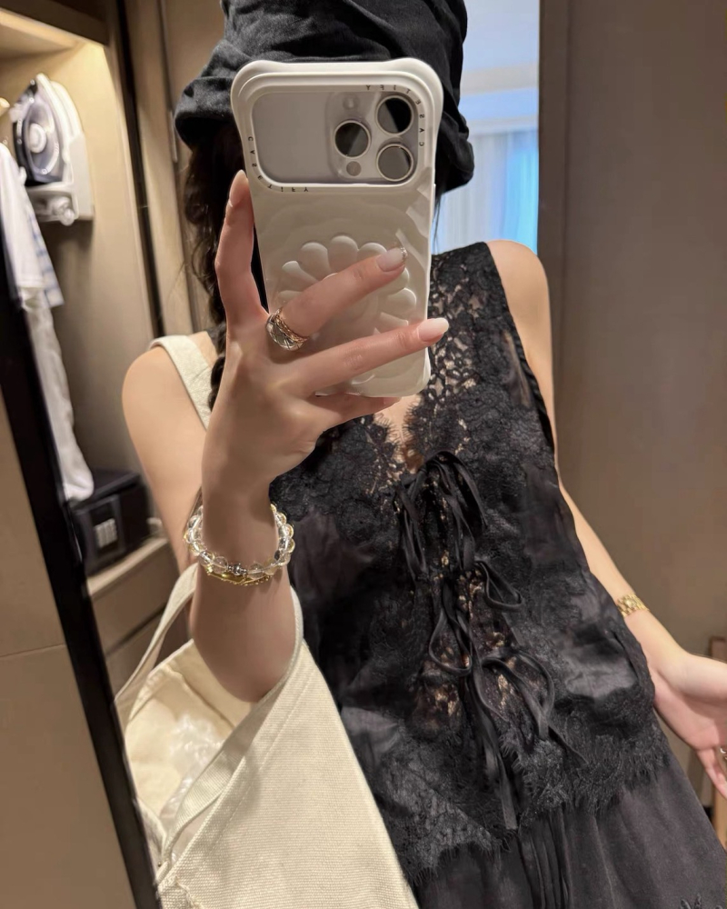 法式蕾絲拼接V領設計感別緻背心